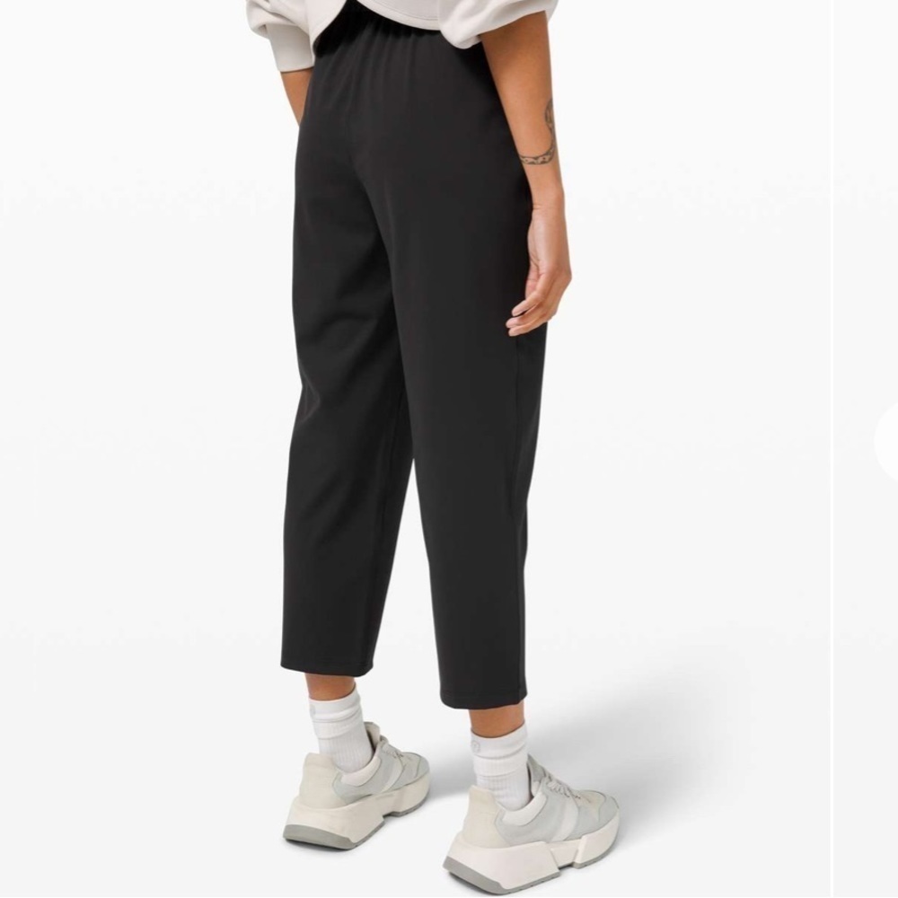 LULULEMON KEEP MOVING CROP HIGH RISE 23” INSEAM BLACK SIZE 4 LIKE NEW - Picture 4 of 11